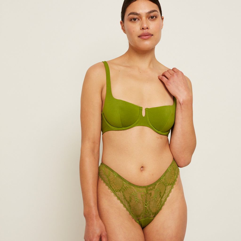 model:Model wears 12B bra and M briefs